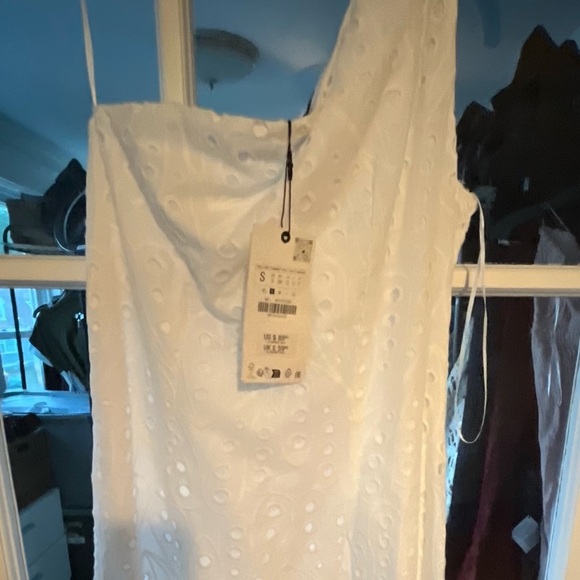 New year sale NWT ZARA Vacation EMBROIDERED ASYMMETRIC
DRESS S
🚨PRICE FIRM - Picture 12 of 16